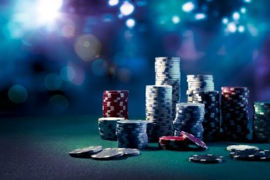 merak 123 mobile app interface showing live dealer tables and sportsbook navigation